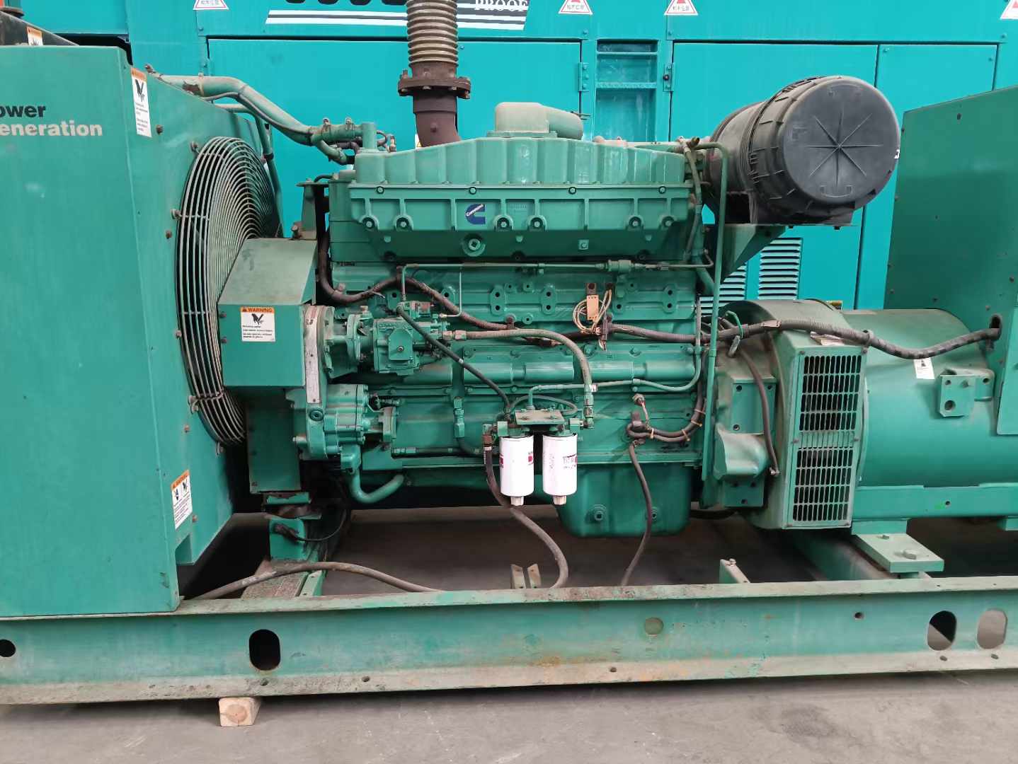 高台过载会对 600kW 柴油发电机组造成哪些损害？